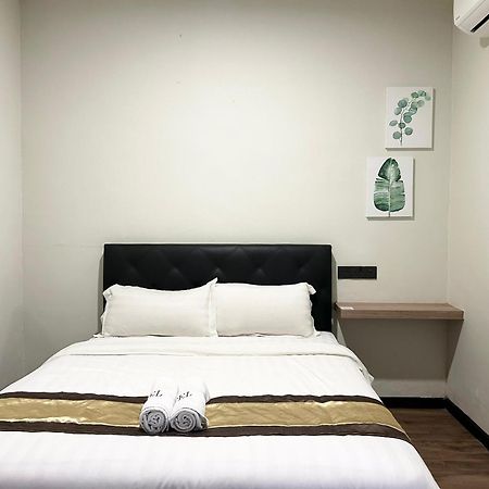 Gill Garden Boutique Hotel Malacca Room photo